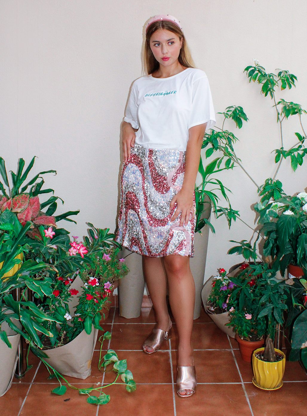 Doppelganger T-shirt,Effortless Style,Classic Wardrobe Essential,100% Cotton,Total Comfort,Oversized Fit,Timeless Design,Embroidery Detail,Versatile Styling,Soul Sisters,Twinning Outfits,Multiple Fashion Options,Available in Many Sizes,Worldwide Shipping,Ready to Ship,Essential Tee,Comfortable Wear,Casual Chic,Effortless Elegance,Stylish Comfort