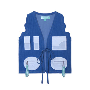 Waverly Vest,Botanical Garden Collection,Outdoor Activities,Functional Cargo Pockets,Multipurpose Keychain,Adjustable Waist,Tie Strings,Perfect Fit,Layering Piece,Daily Outfits,Doppelganger Look,Sale Offer,Outdoor Adventure Attire,Stylish Utility Vest,Key Accessories,Seasonal Wardrobe,Versatile Layer,Functional Fashion,Fashionable Vest,Trendy and Practical