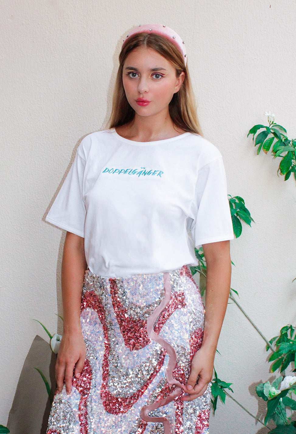 Doppelganger T-shirt,Effortless Style,Classic Wardrobe Essential,100% Cotton,Total Comfort,Oversized Fit,Timeless Design,Embroidery Detail,Versatile Styling,Soul Sisters,Twinning Outfits,Multiple Fashion Options,Available in Many Sizes,Worldwide Shipping,Ready to Ship,Essential Tee,Comfortable Wear,Casual Chic,Effortless Elegance,Stylish Comfort